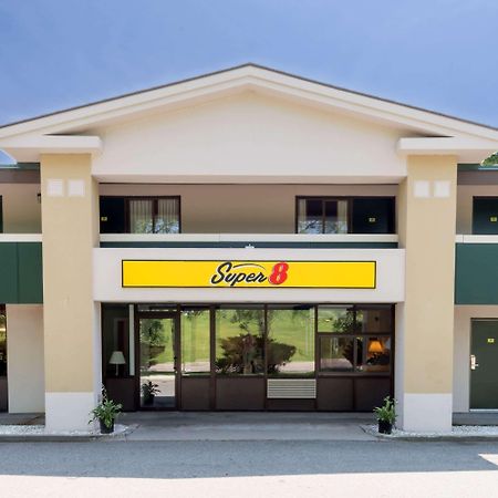 Super 8 By Wyndham White River Junction Exterior photo