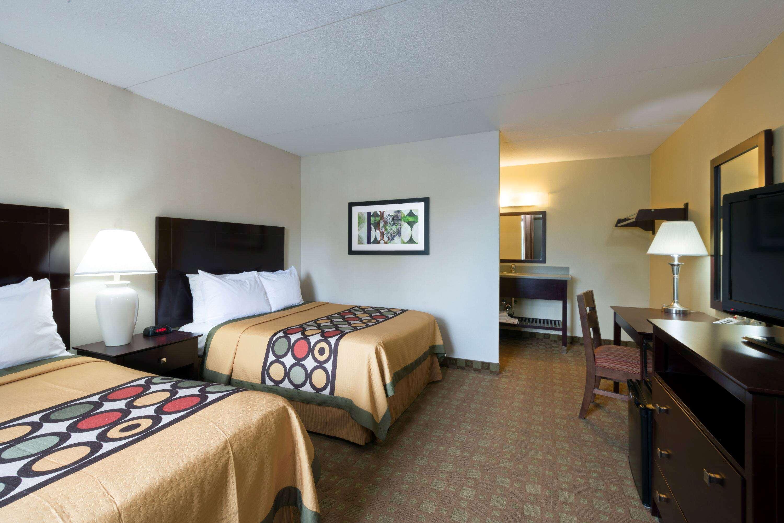 Super 8 By Wyndham White River Junction Exterior photo