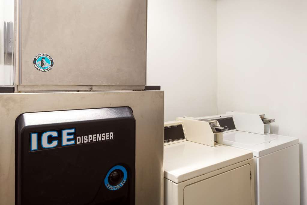 Super 8 By Wyndham White River Junction Facilities photo