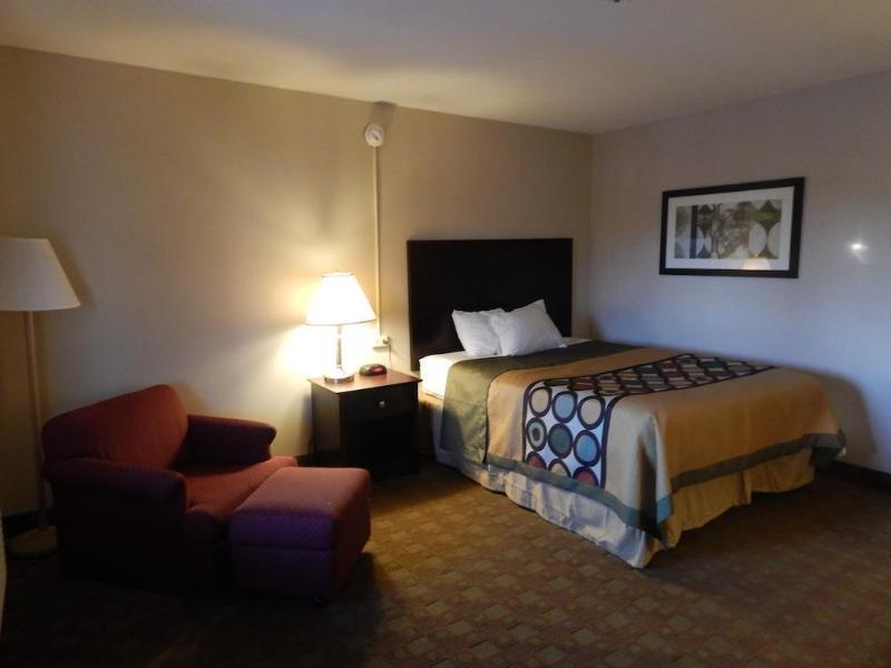 Super 8 By Wyndham White River Junction Exterior photo